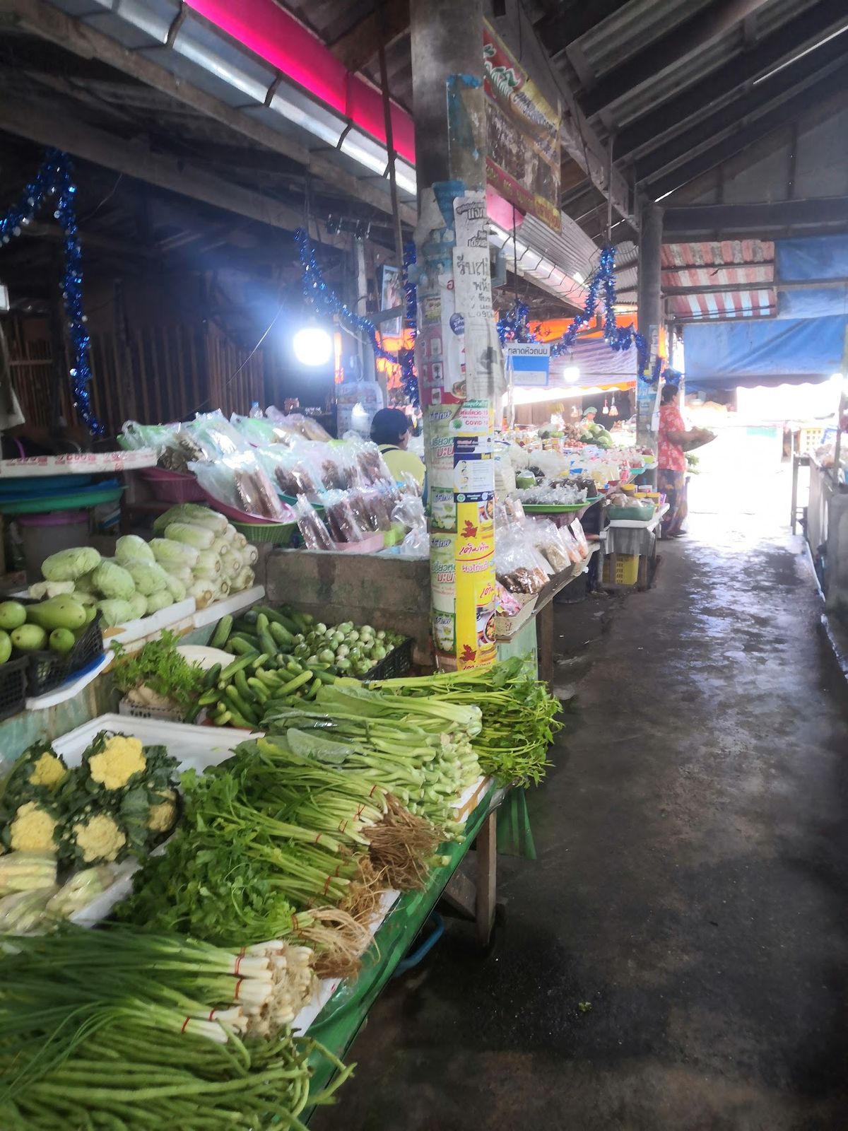 Hua Thanon Fish Market photo 4