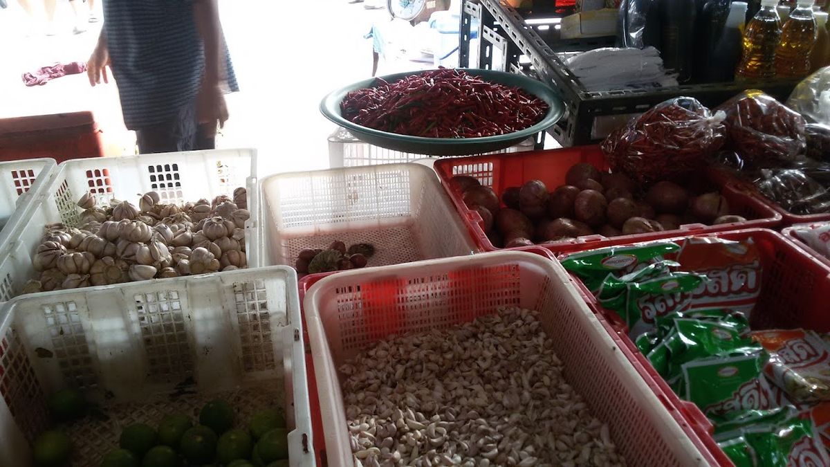 Maenam Morning Market photo 4