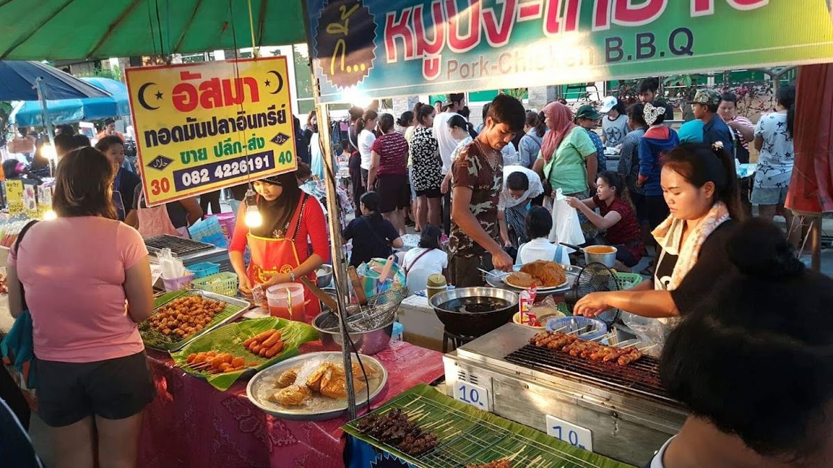 Plaza the Green Night Market photo 3