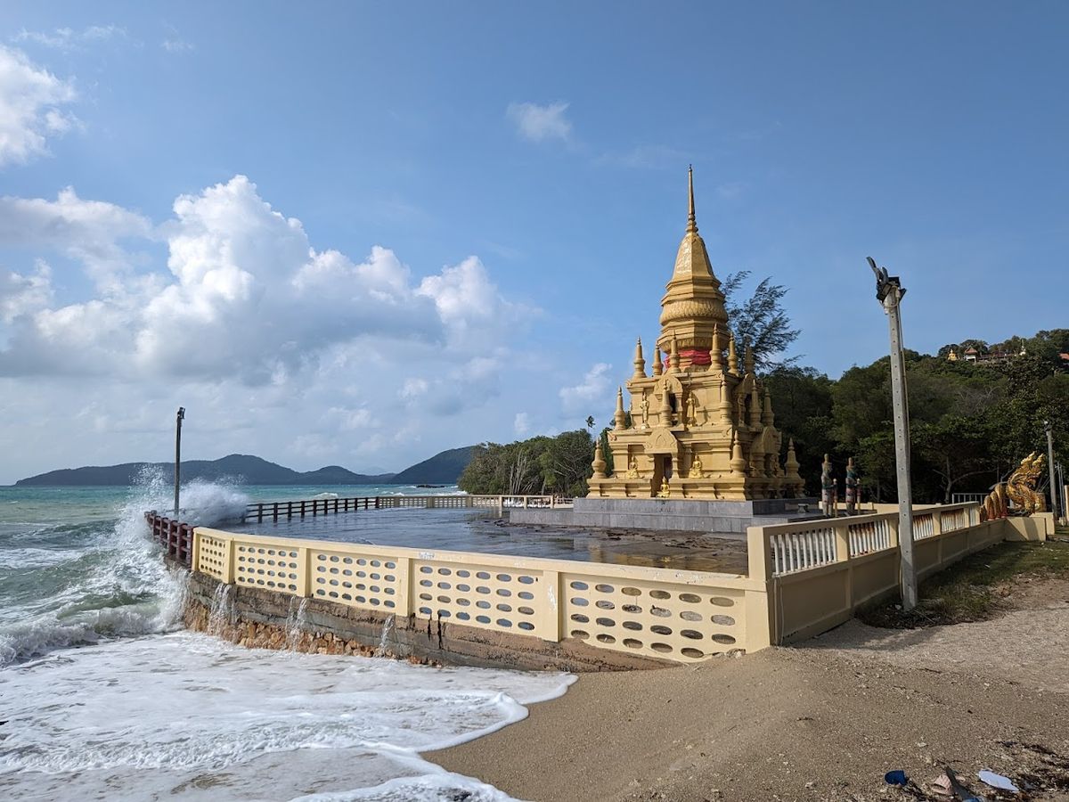 Wat Phra Chedi Laem Sor photo 2