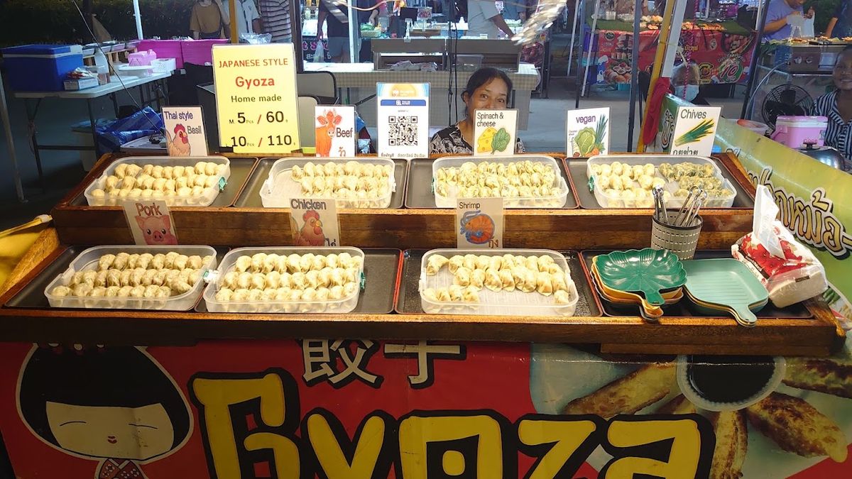 White Market photo 2