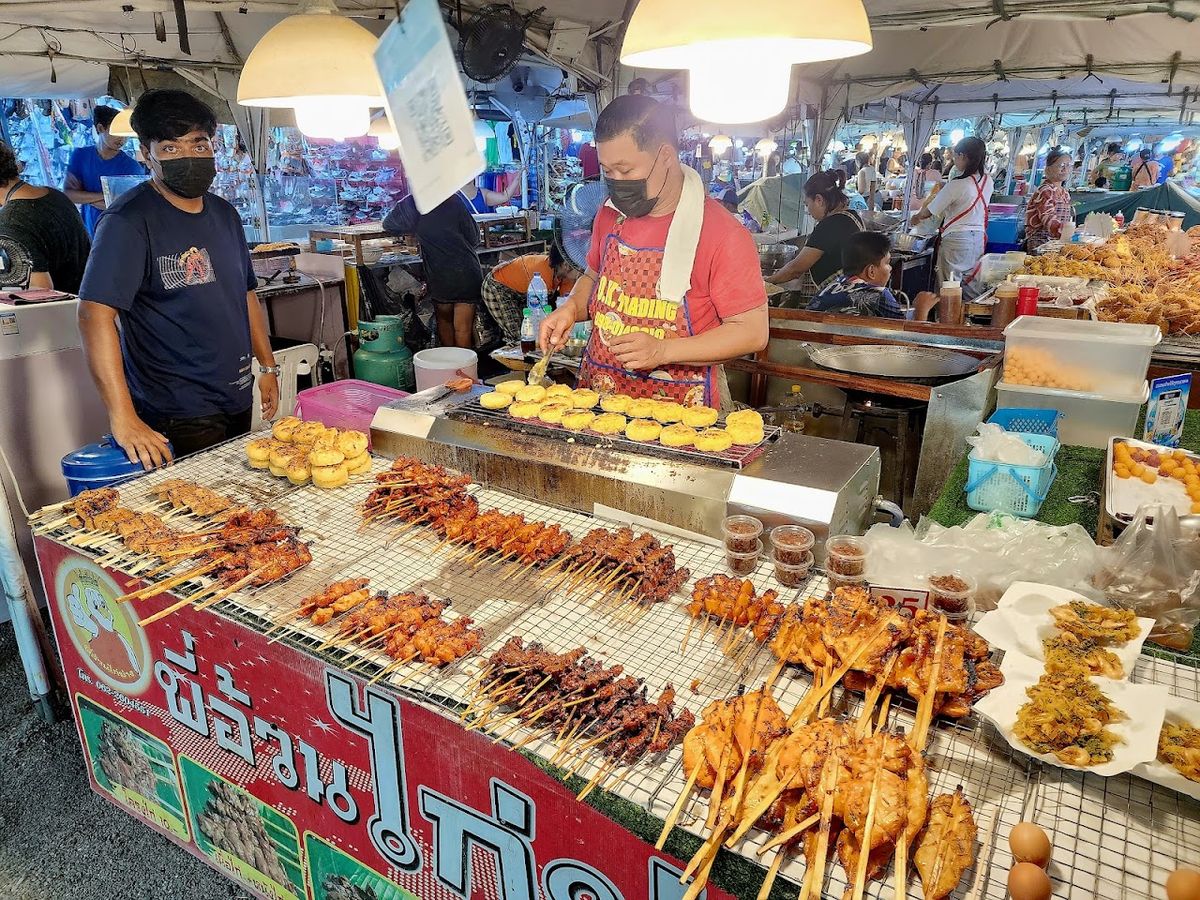 White Market photo 3