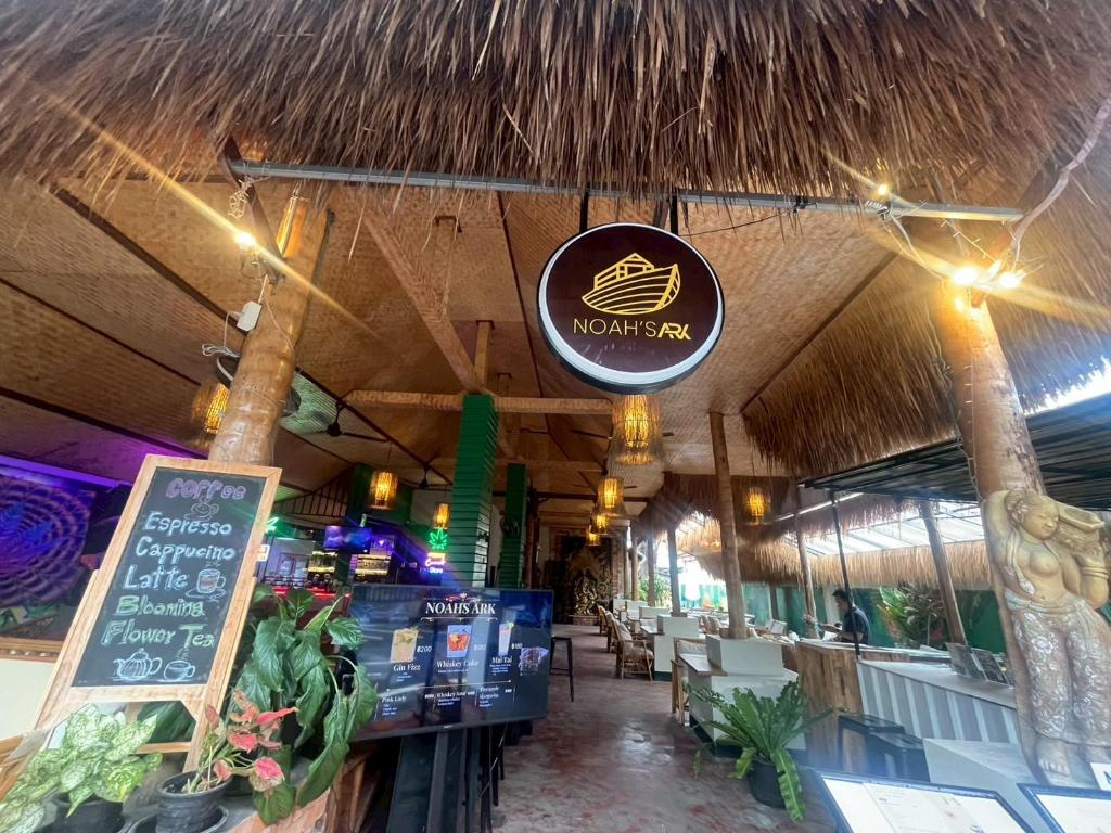 Noah’s Ark Cannabis Bar Restaurant HOSTEL — photo 5