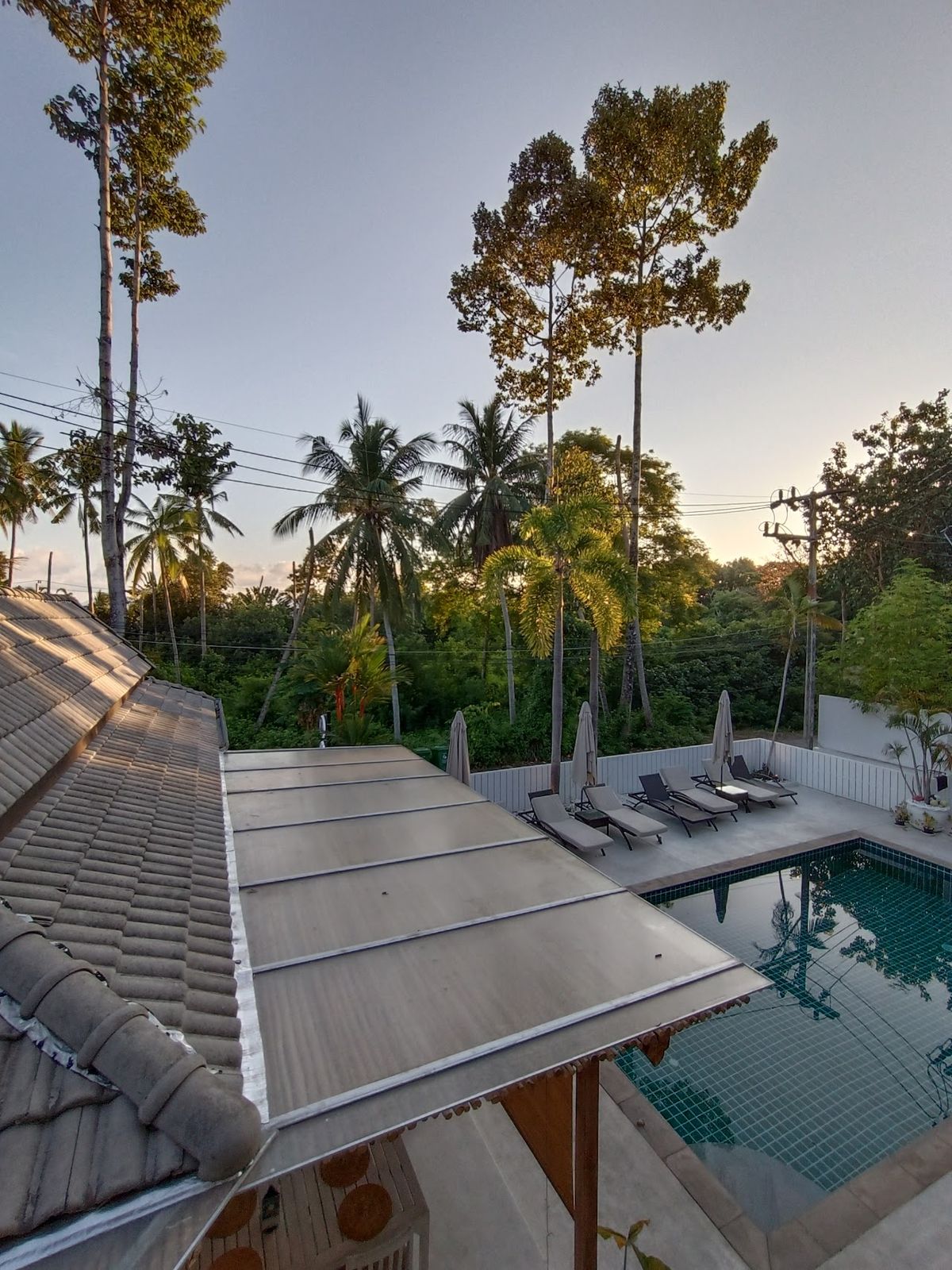 Ampha Place exterior in Maenam
