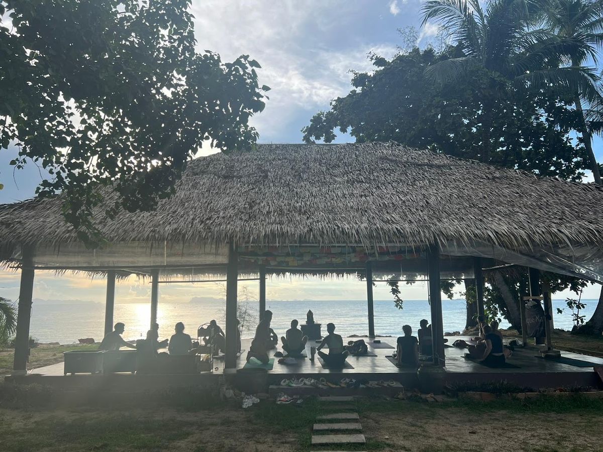 Anahata facilities in Lipa Noi