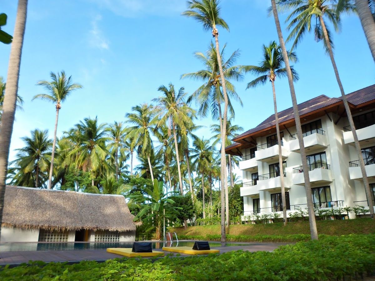 ASTROCOCO beach resort exterior in Lamai