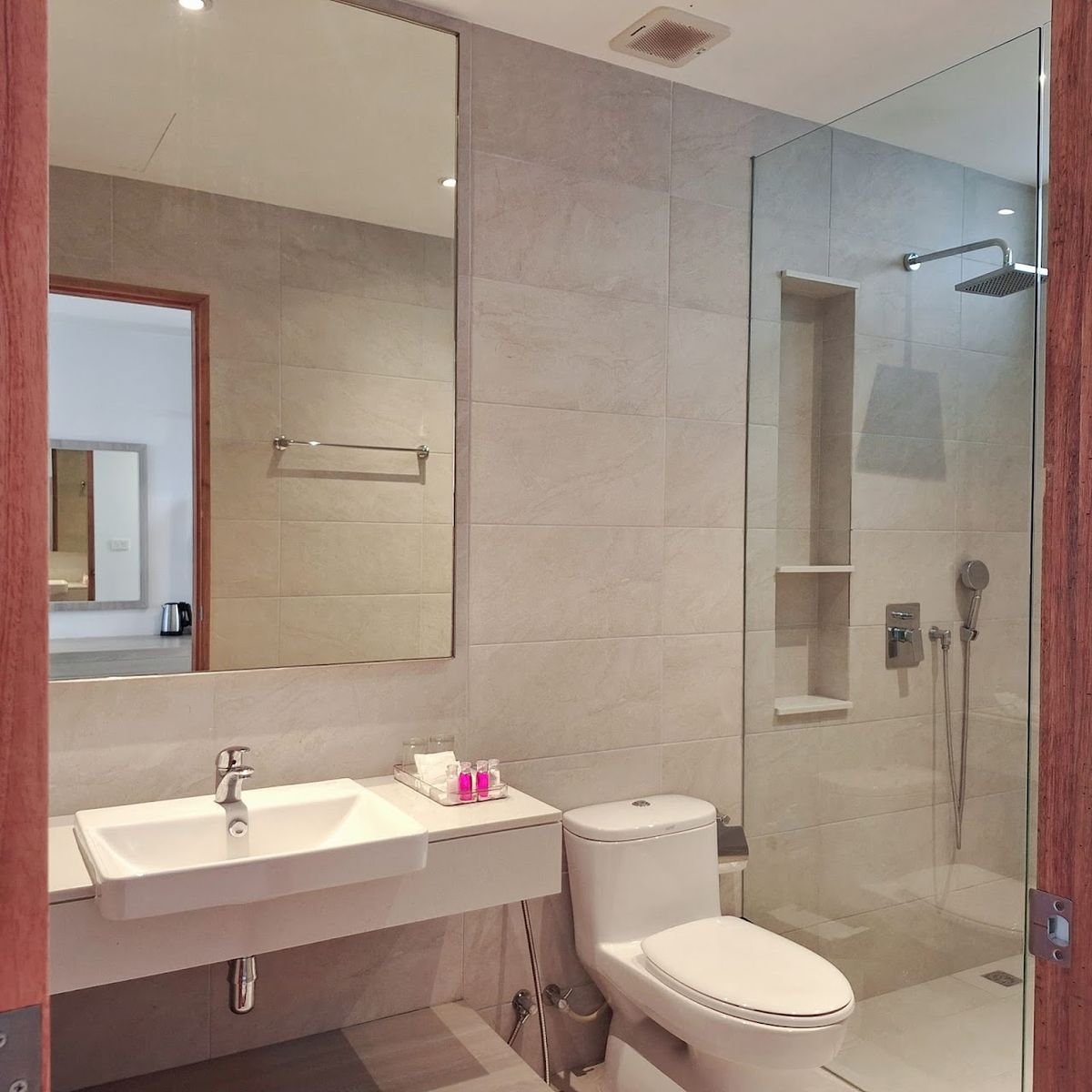 Baan facilities in Maenam