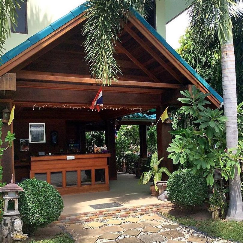 Baan Karnjana Hotel exterior in Lamai