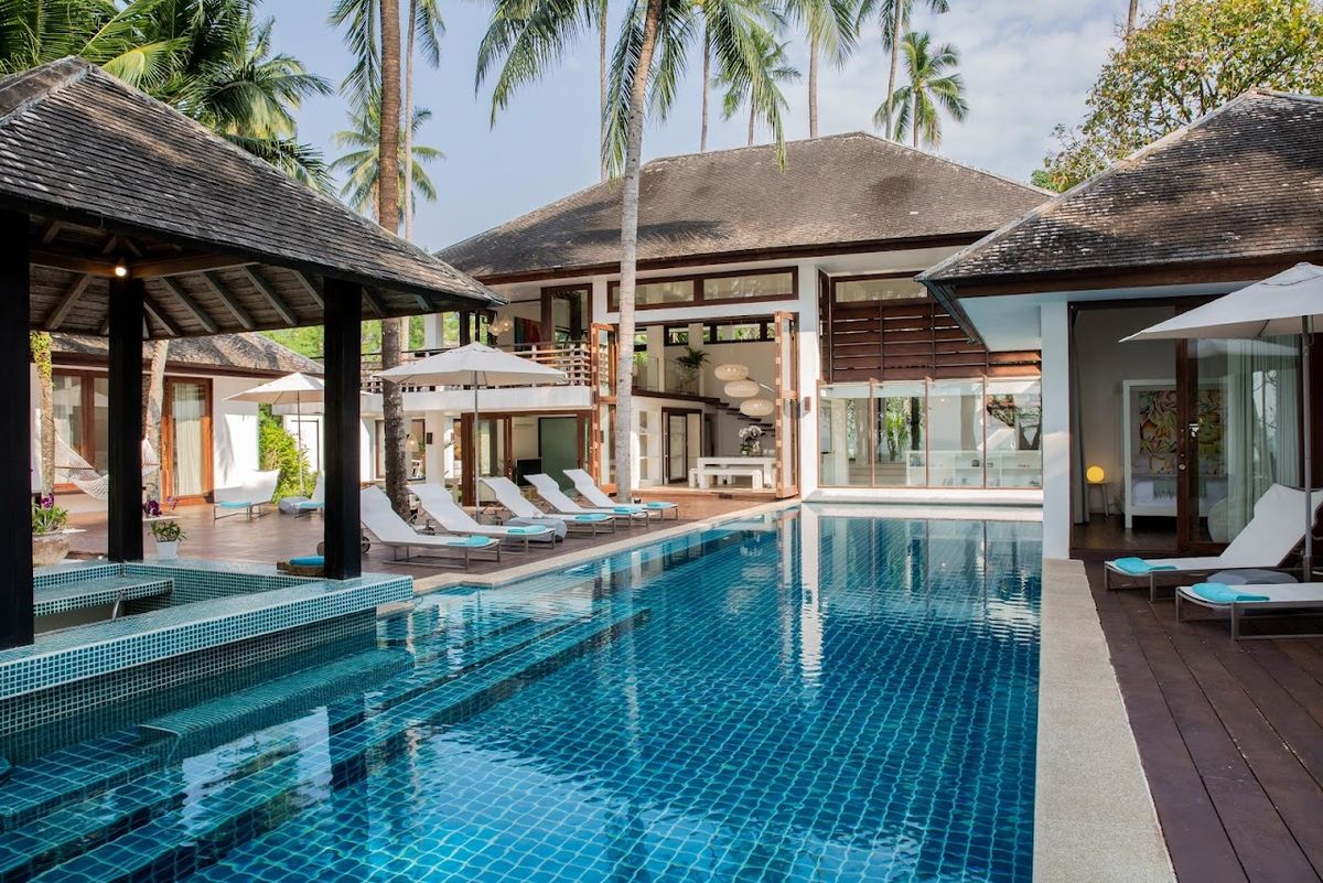 Ban Suriya room interior in Lipa Noi
