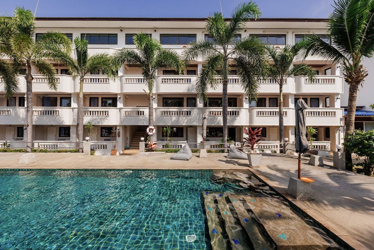 Bay Beach Resort exterior in Bophut