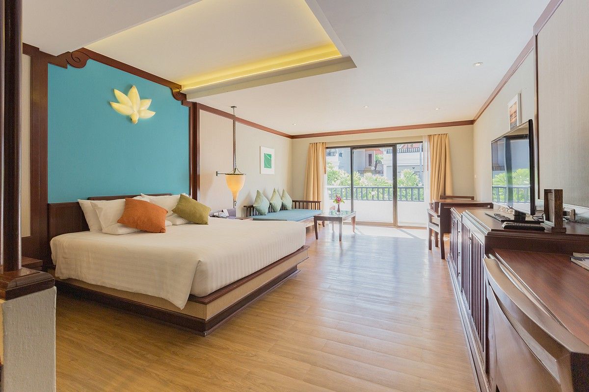 Beyond Samui pool and grounds in Chaweng