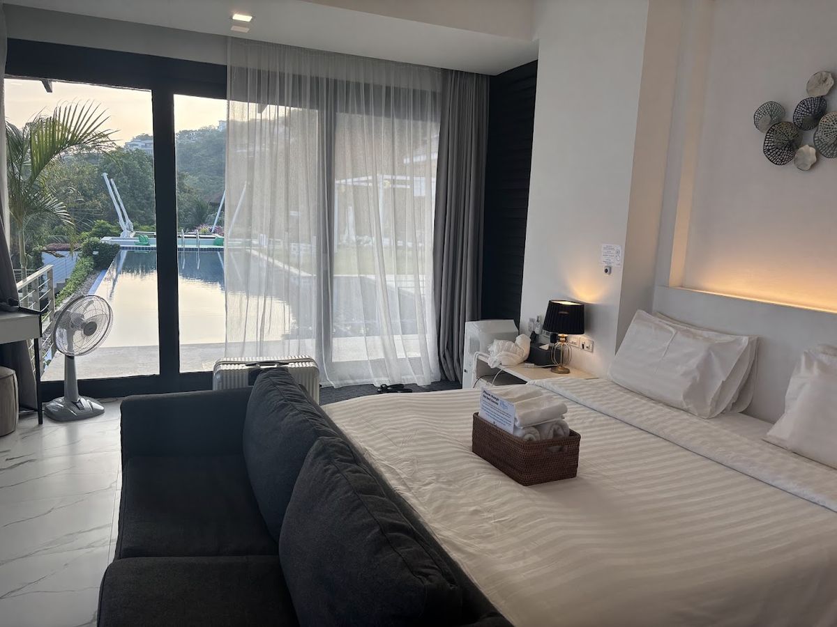 Bluemango Pool Villa Koh Samui - บลูแมงโก้ พูลวิลล่า เกาะสมุย (블루망고 풀빌라 코사무이) pool and grounds in Chaweng