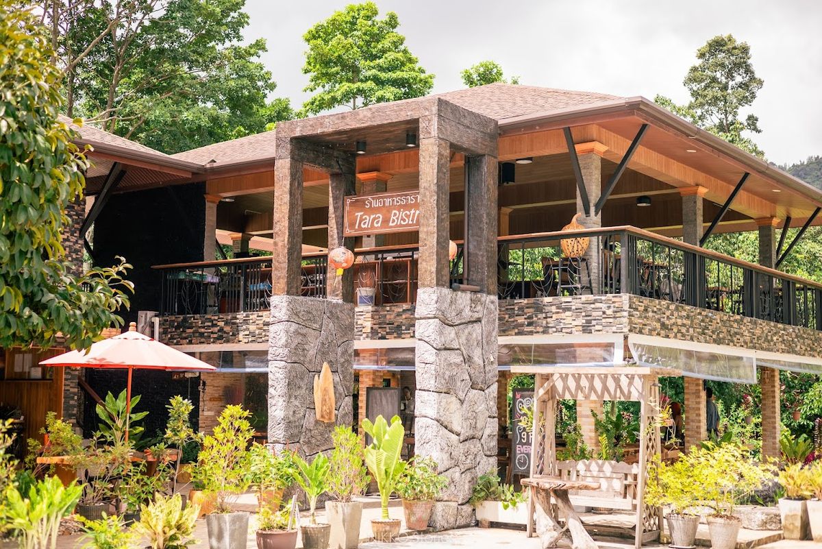 Cascade Tara exterior in Lipa Noi