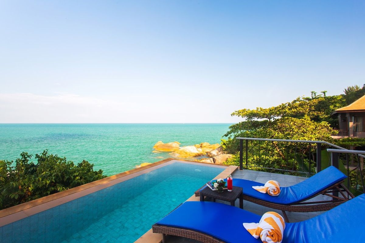 Coral Cliff Beach Resort room interior in Bophut