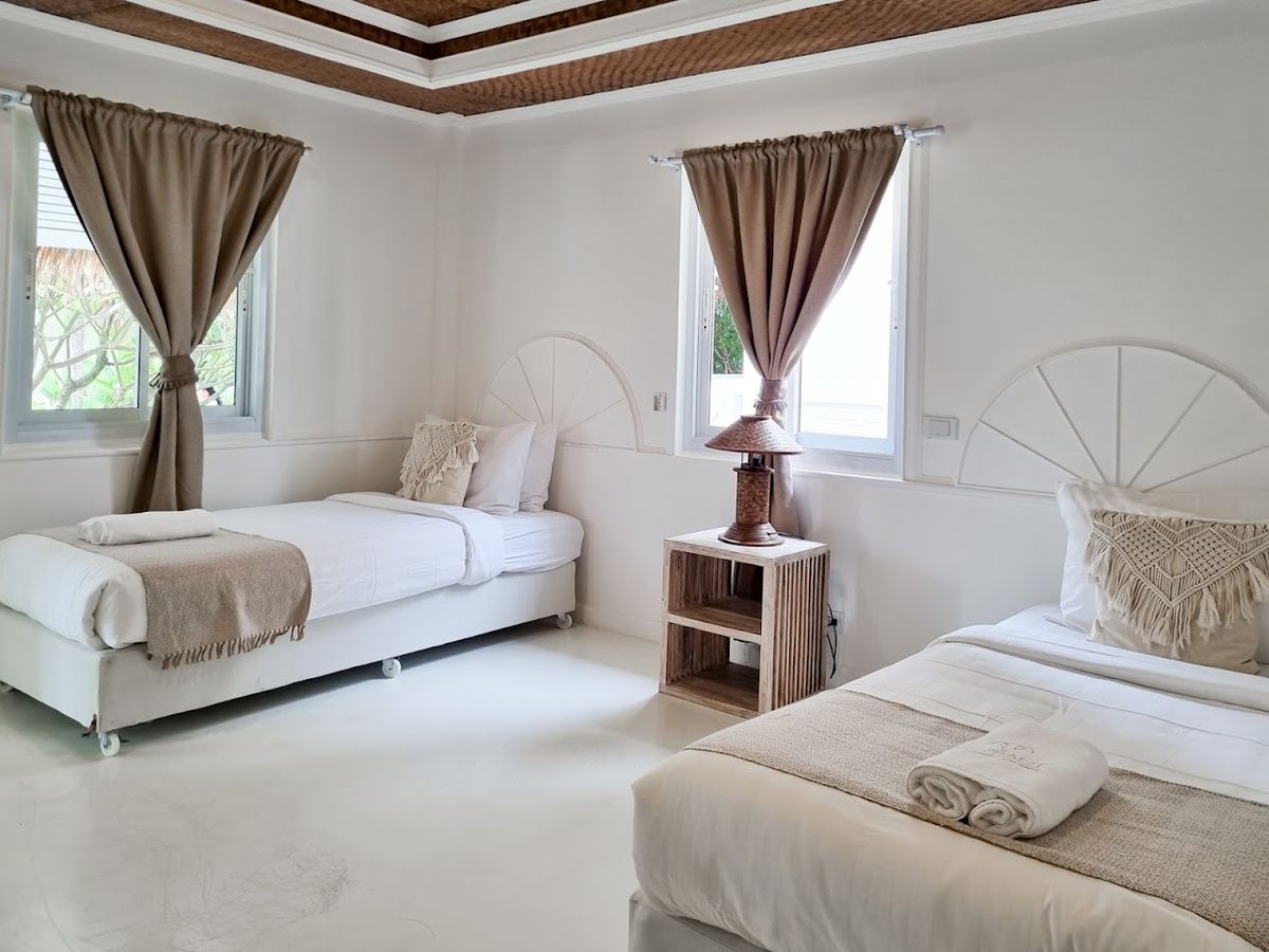 Elephant Beach Club & Resort Samui pool and grounds in Chaweng