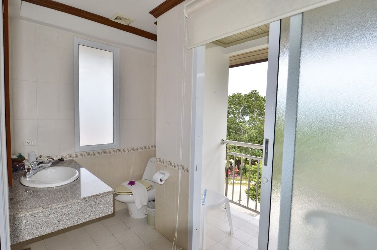 First Bungalow Beach Resort facilities in Chaweng