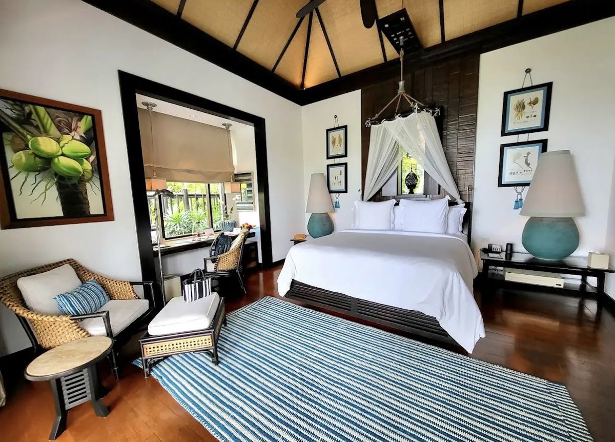 Four Seasons Resort Koh Samui pool and grounds in Maenam