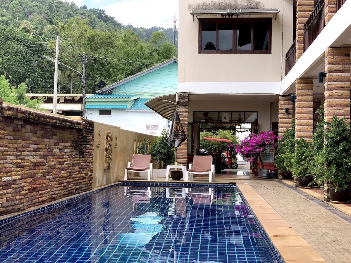 Hathai House exterior in Lamai