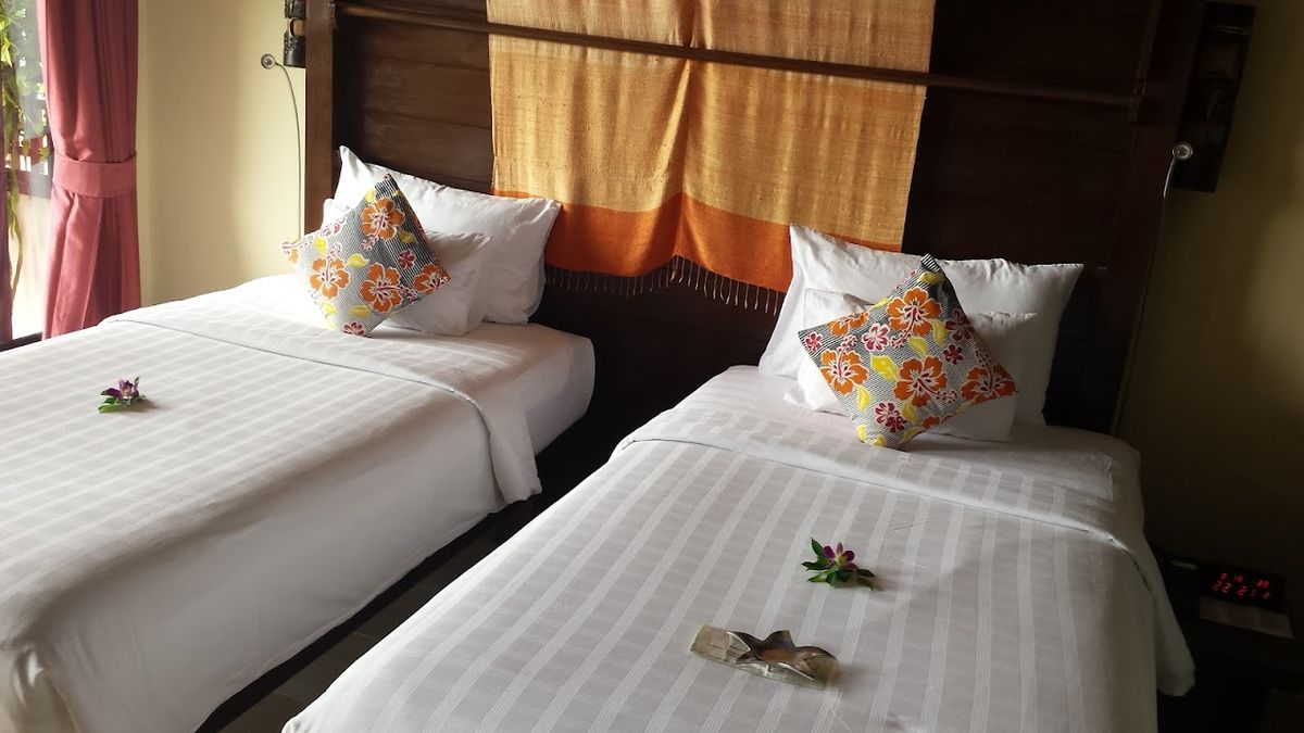 Jasmine Resort pool and grounds in Lamai
