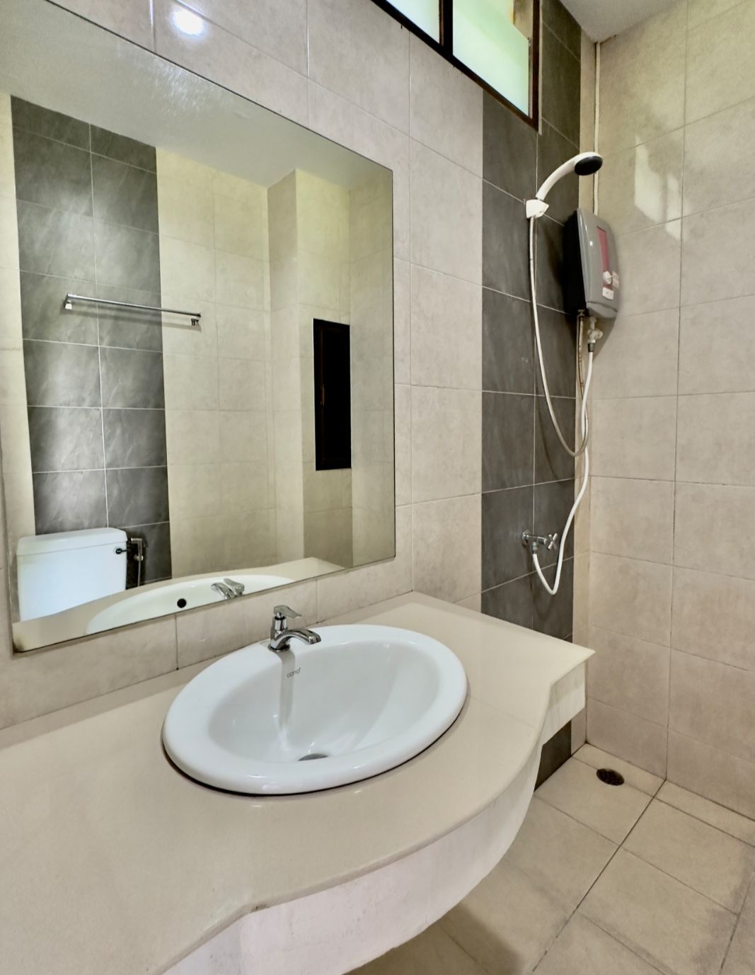 Jigsaw cafe' & resort room interior in Lipa Noi