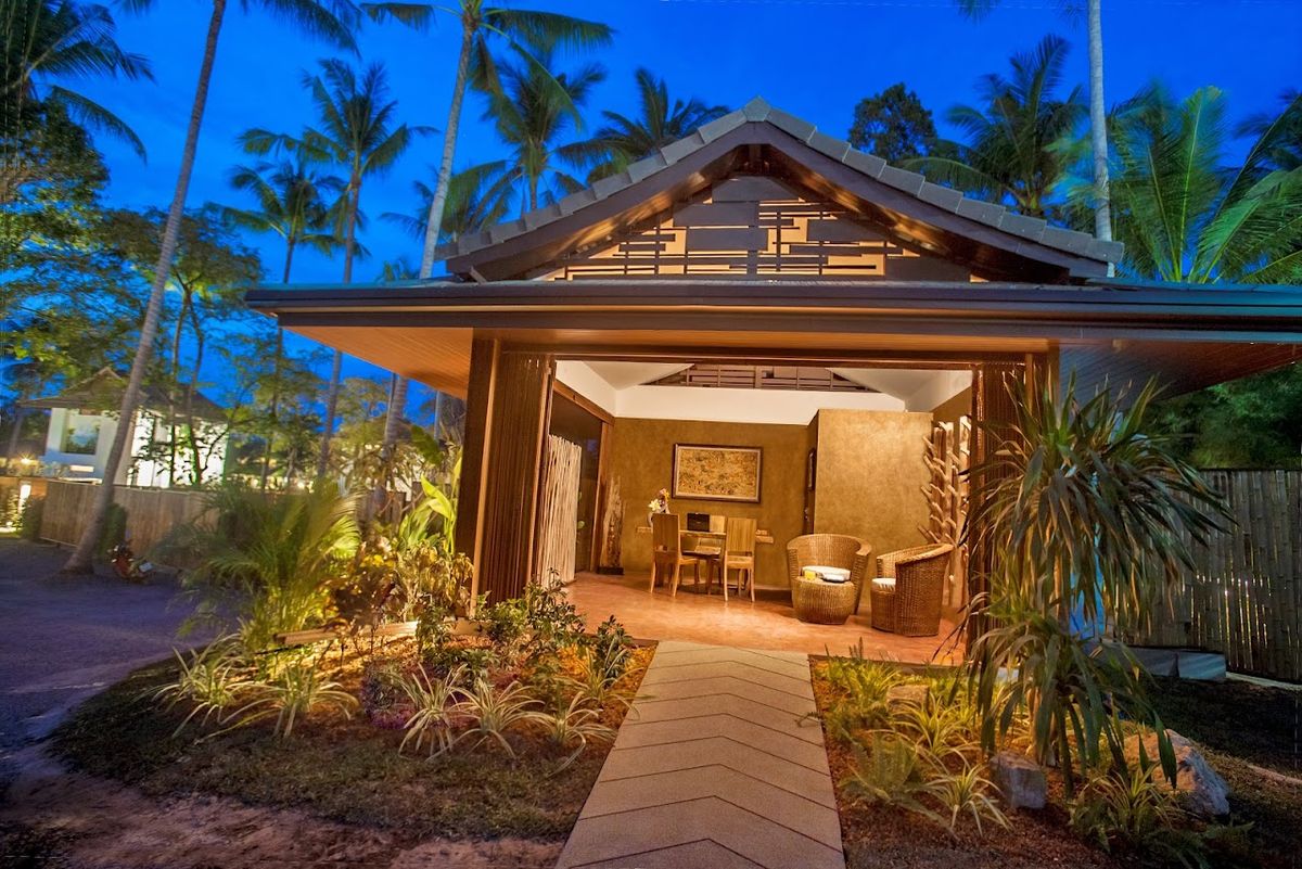 Khwan Beach Resort exterior in Maenam