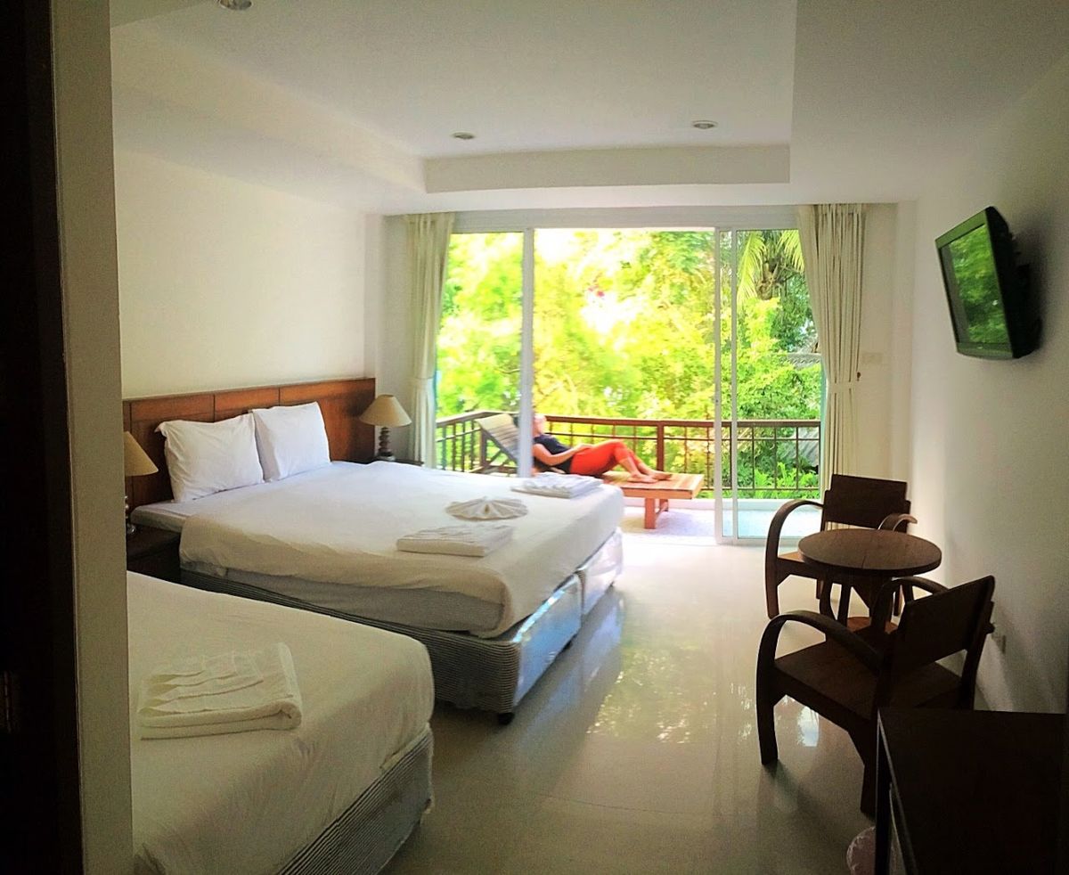 Kirati pool and grounds in Chaweng