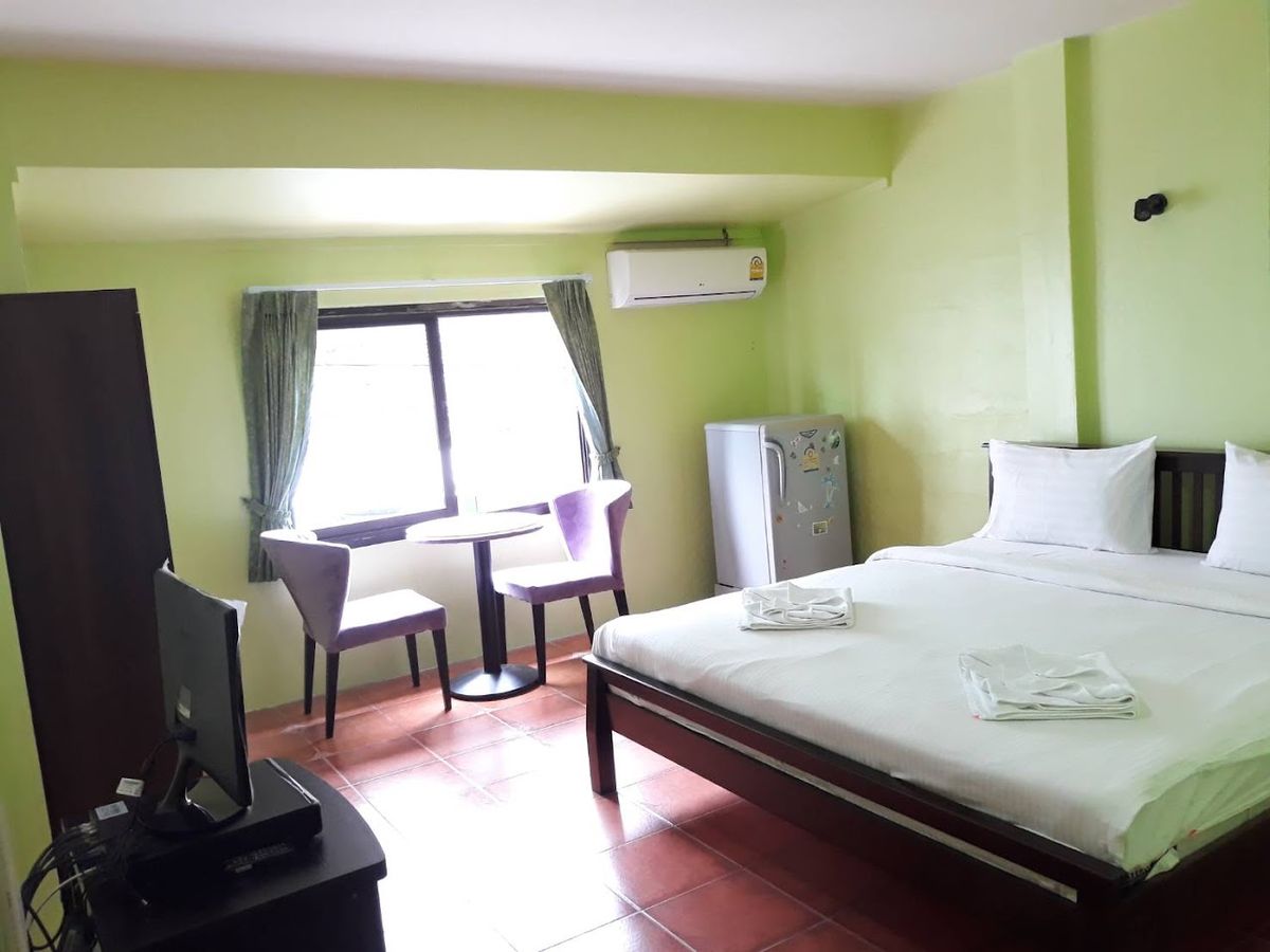 Kluay Mai Boutique Guesthouse pool and grounds in Chaweng
