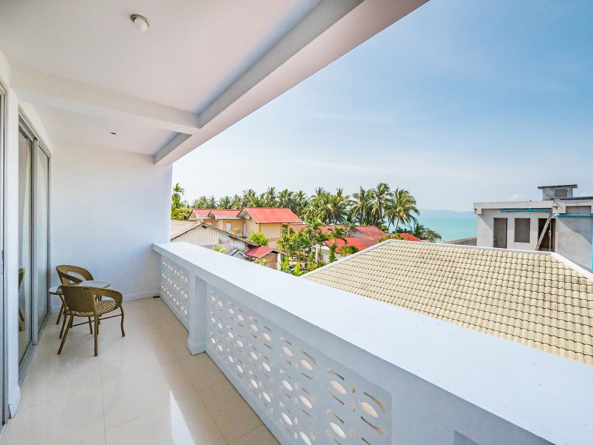 Lemon House apartments exterior in Maenam