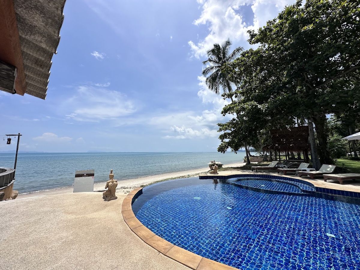 Lipa Lodge Beach Resort room interior in Nathon