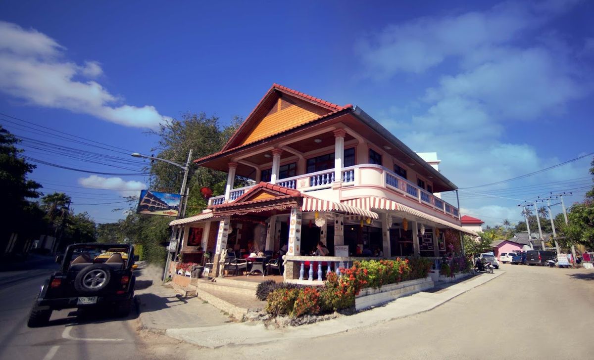 Lotus Friendly Hotel exterior in Chaweng