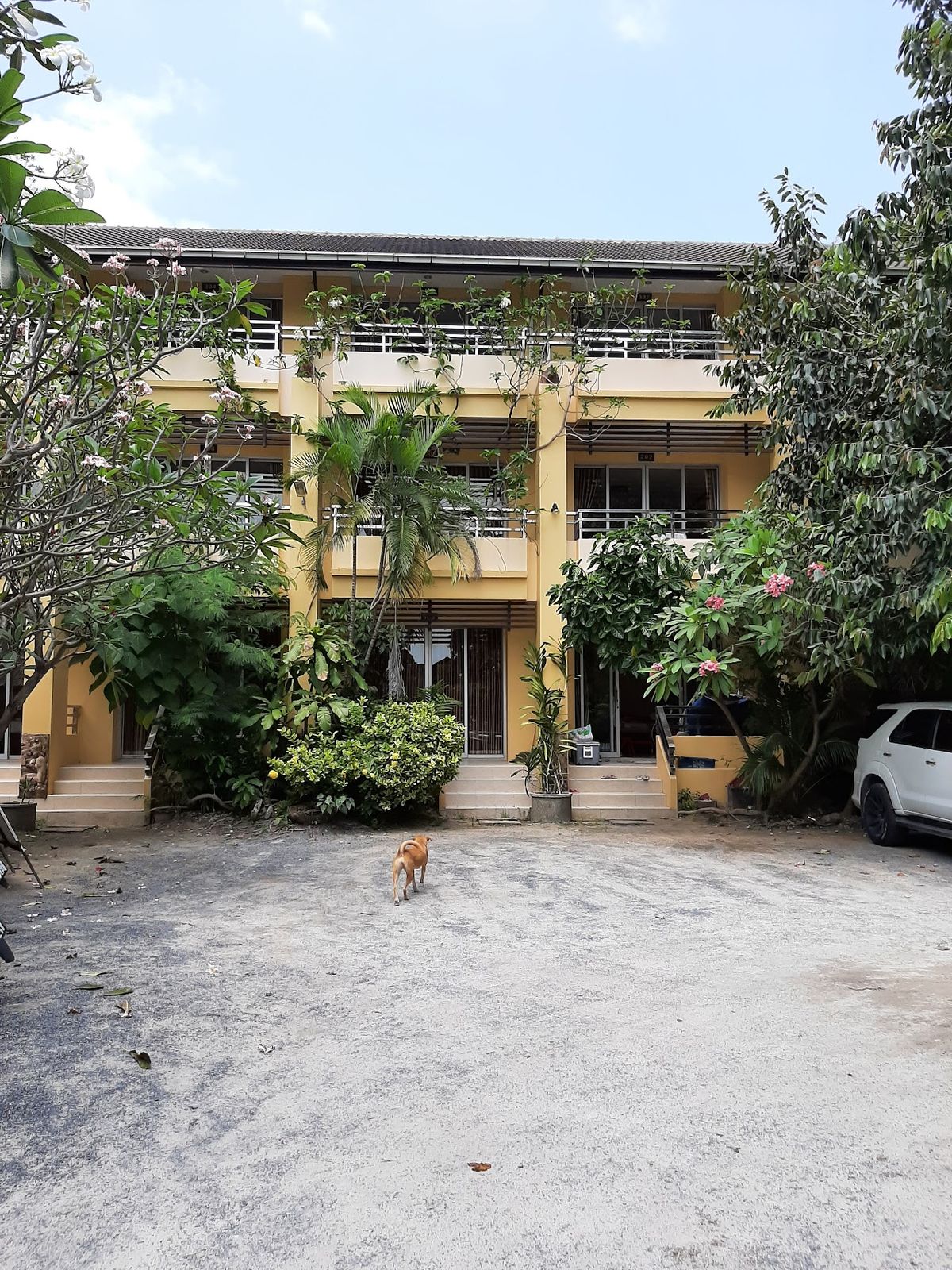 Lucky Mother Bungalow exterior in Chaweng