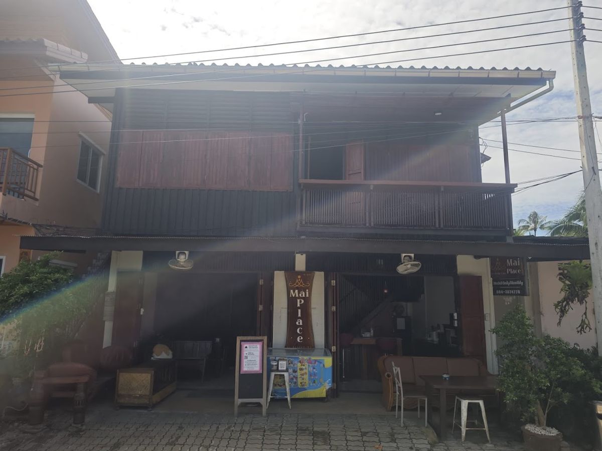 MAI Place by Aforetime room interior in Lipa Noi