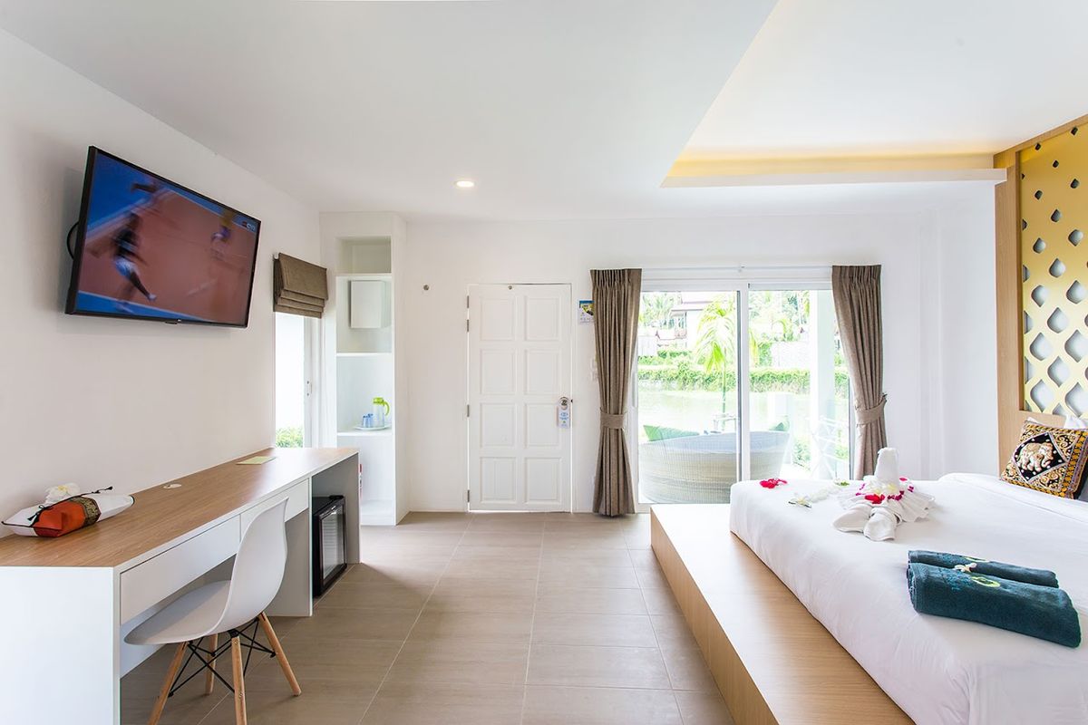 New Leaf Wellness Resort pool and grounds in Maenam