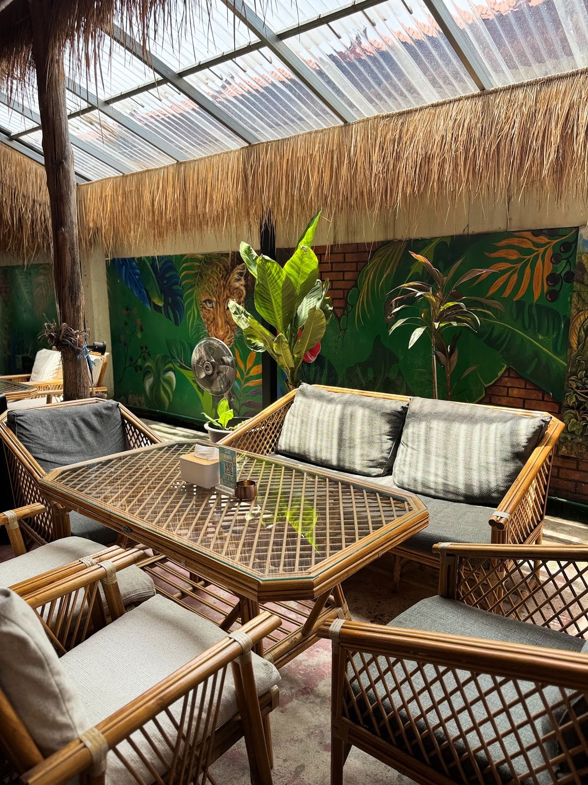Noah’s Ark Cannabis Bar Restaurant HOSTEL exterior in Lamai