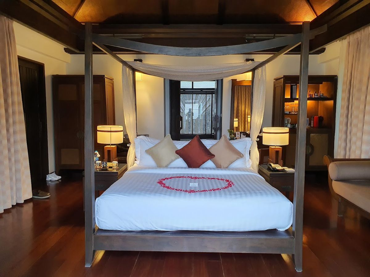 Nora Buri Resort & Spa pool and grounds in Chaweng