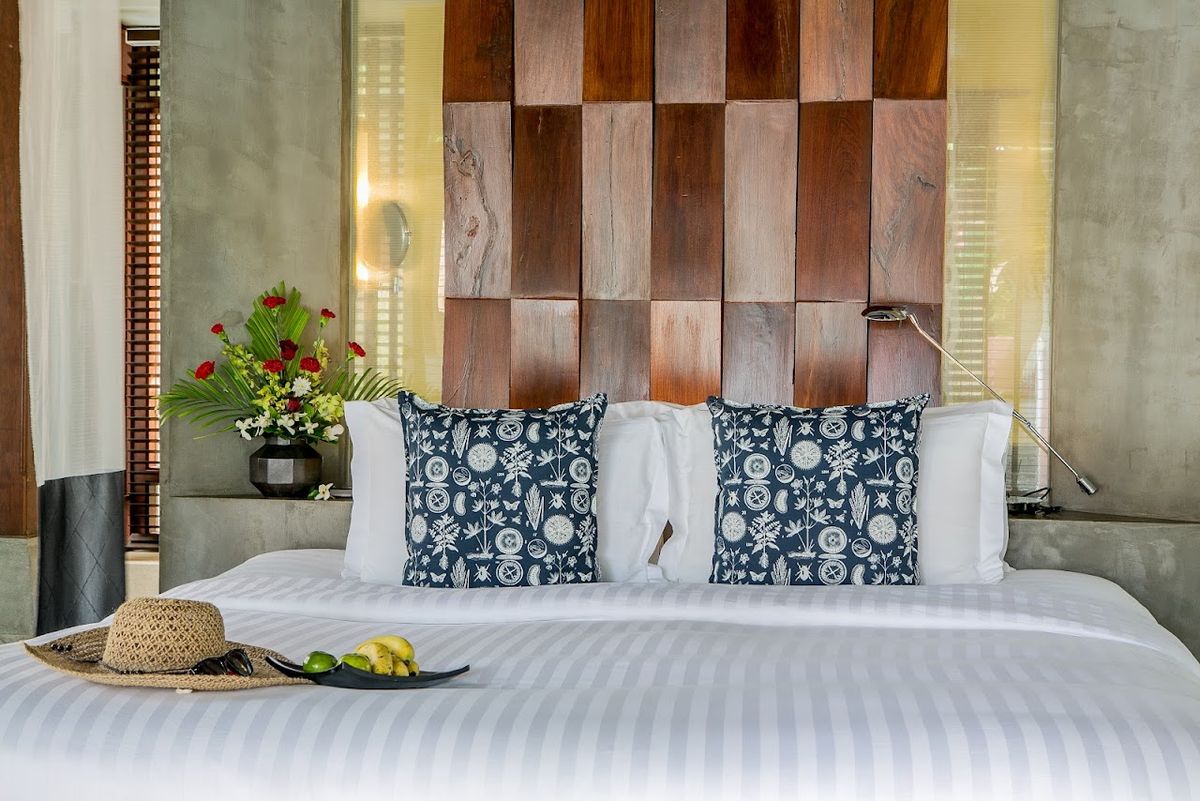 Pavilion Samui Villas & Resort pool and grounds in Lamai