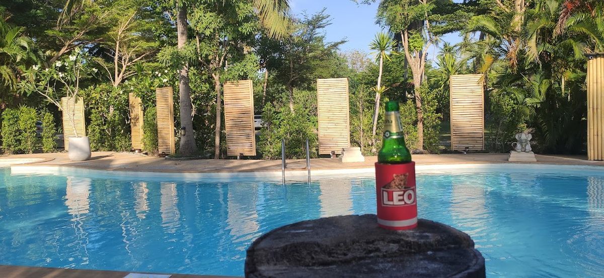 Phangka Paradise exterior in Lipa Noi