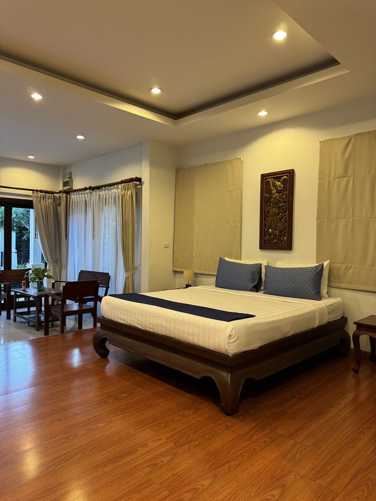 Poolsawat Villa pool and grounds in Lamai