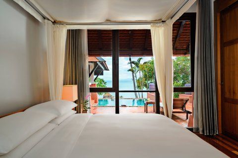 Renaissance Koh Samui Resort & Spa pool and grounds in Lamai