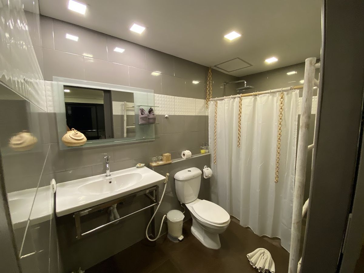 Riviera Beach Hotel facilities in Fisherman's Village