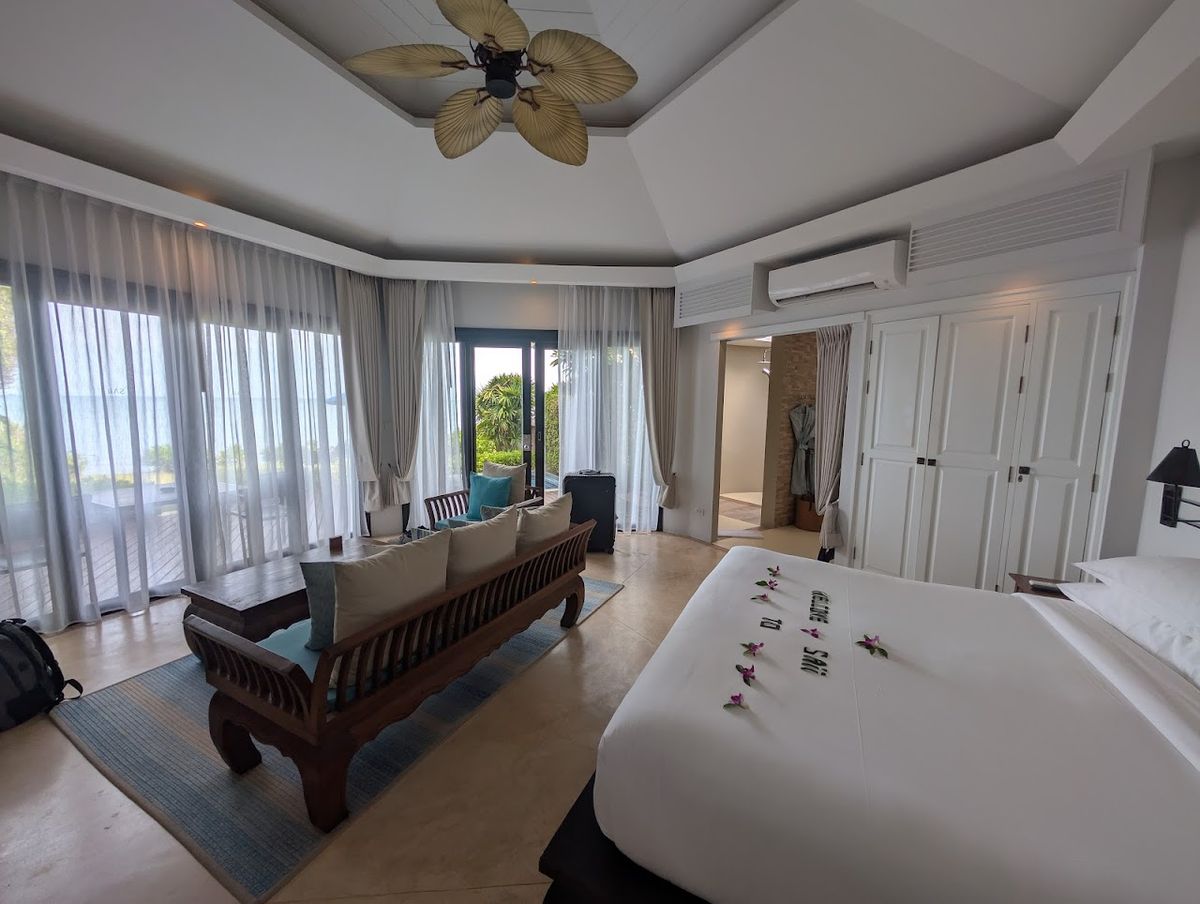 SAii Koh Samui Villas pool and grounds in Chaweng