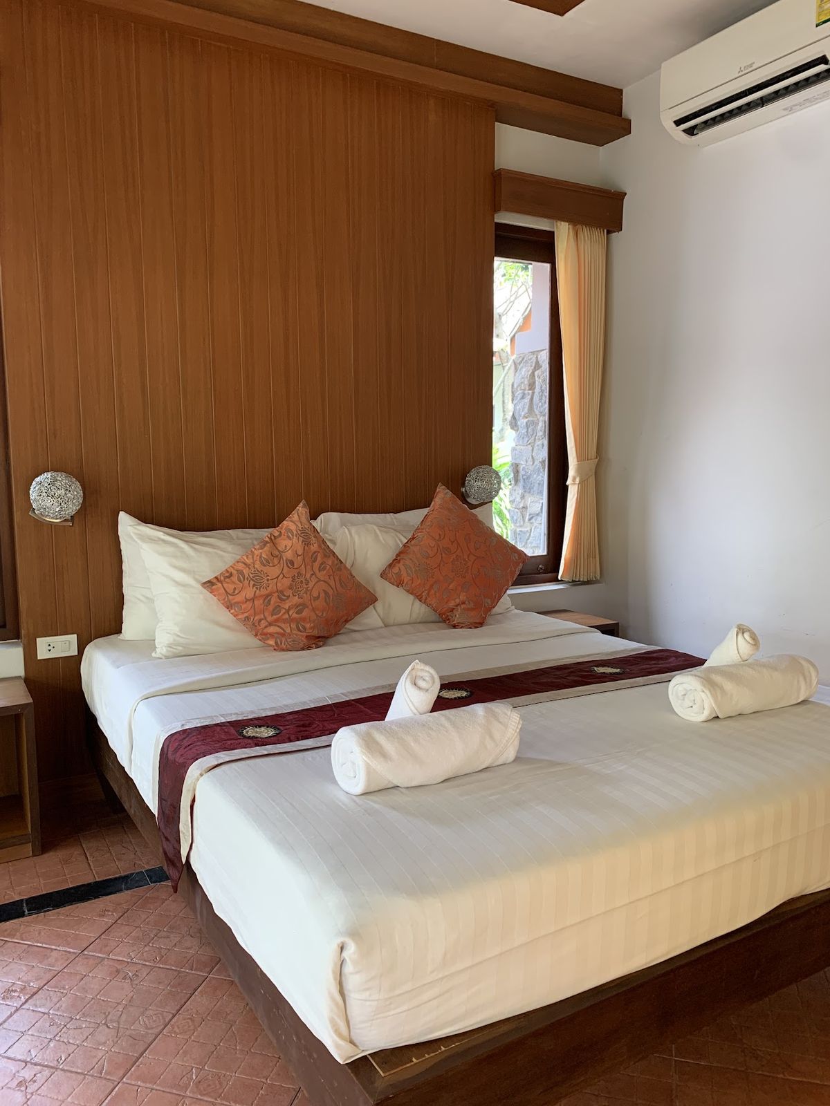 Samui Honey Cottages pool and grounds in Choeng Mon