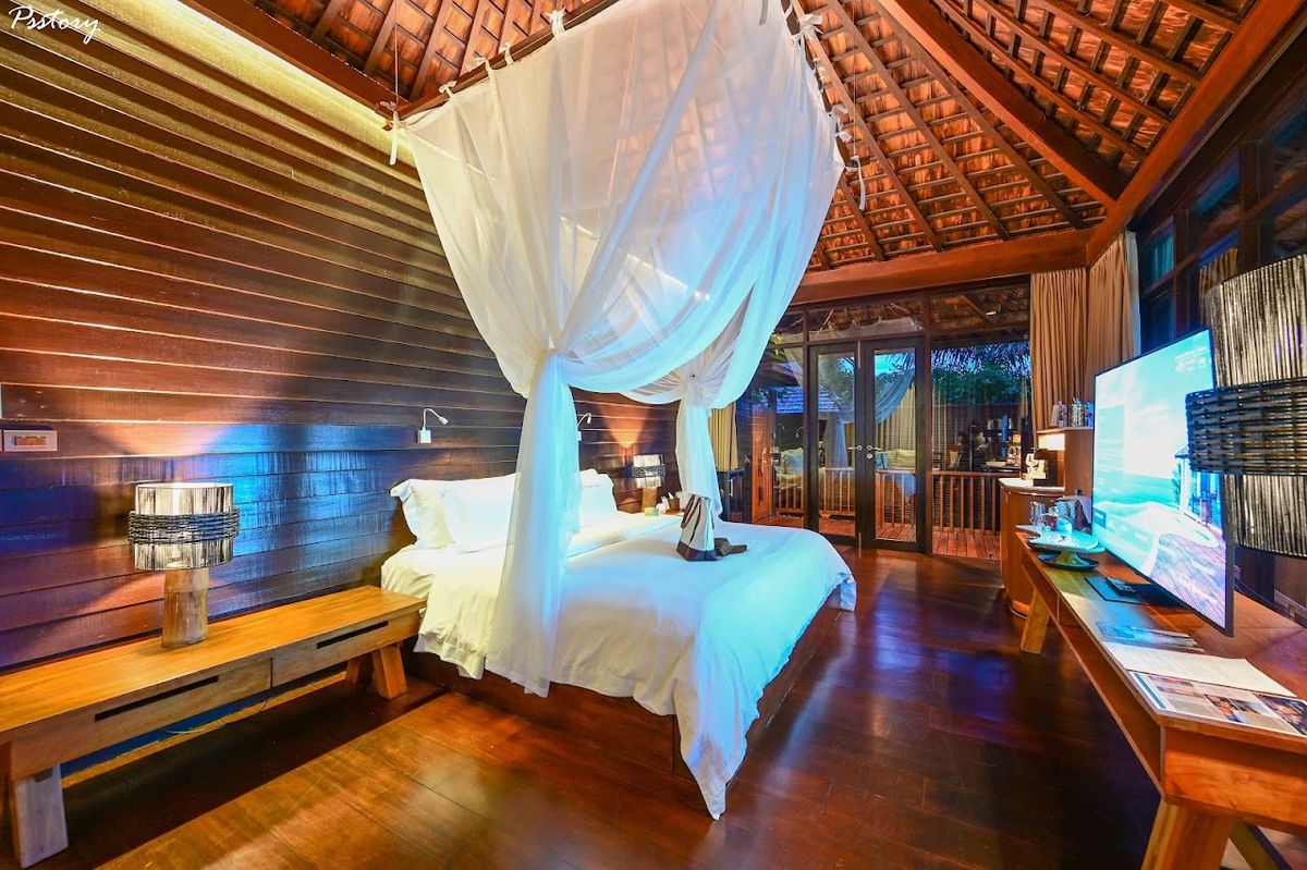 Silavadee Pool Spa Resort pool and grounds in Lamai