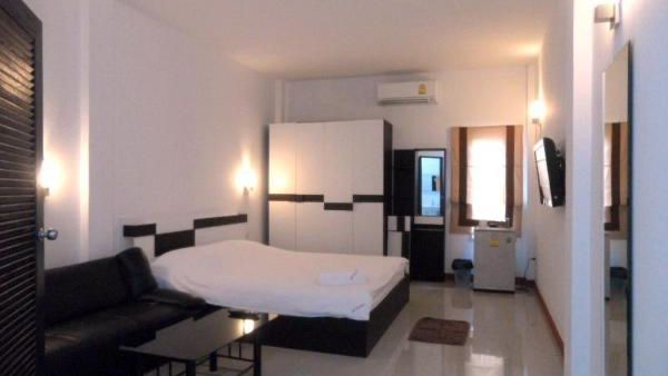 Sri Samui room interior in Nathon