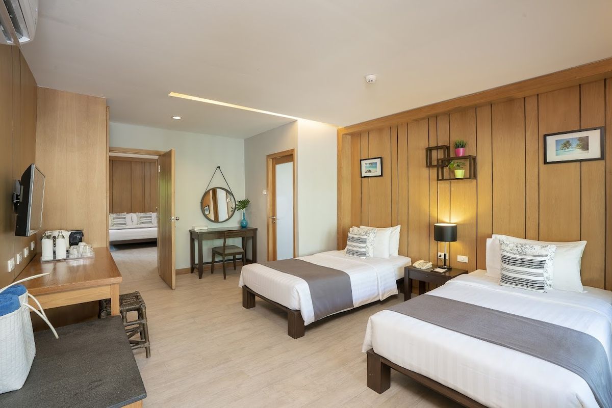 Synergy Samui pool and grounds in Chaweng