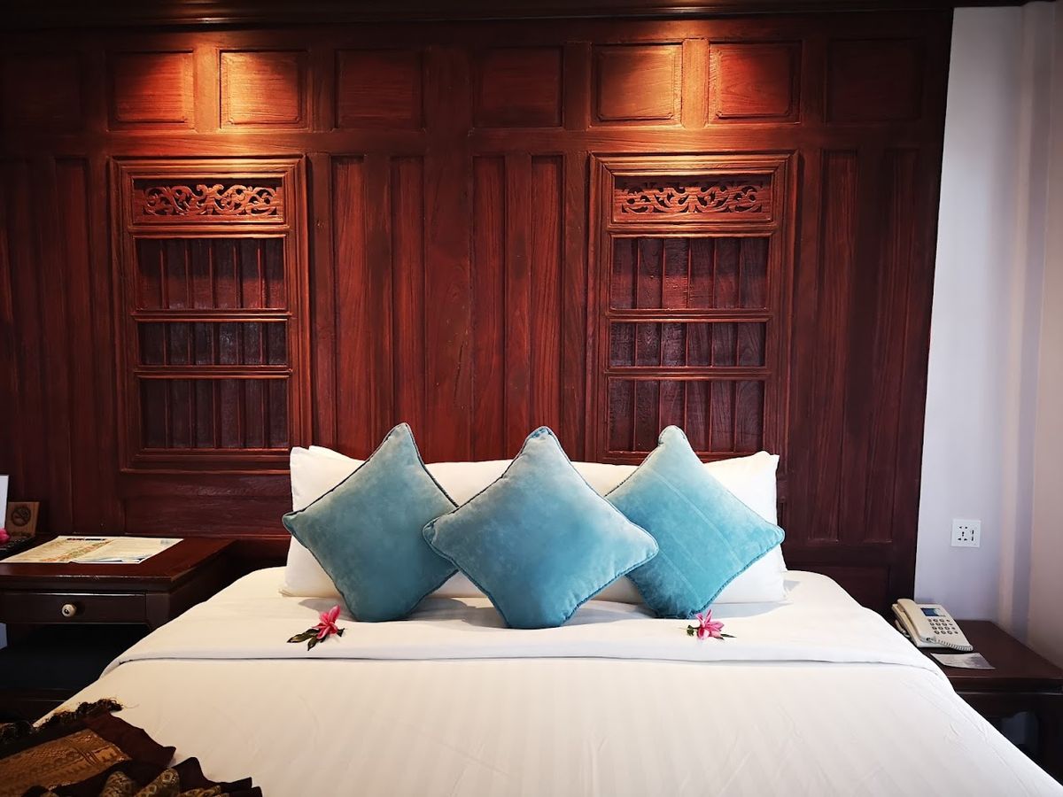 The Fair House Beach Resort & Hotel, Koh Samui pool and grounds in Nathon