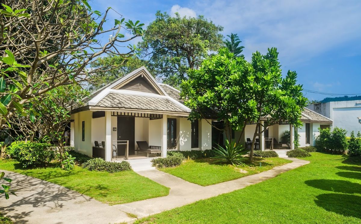 The Hive Hotel exterior in Lamai