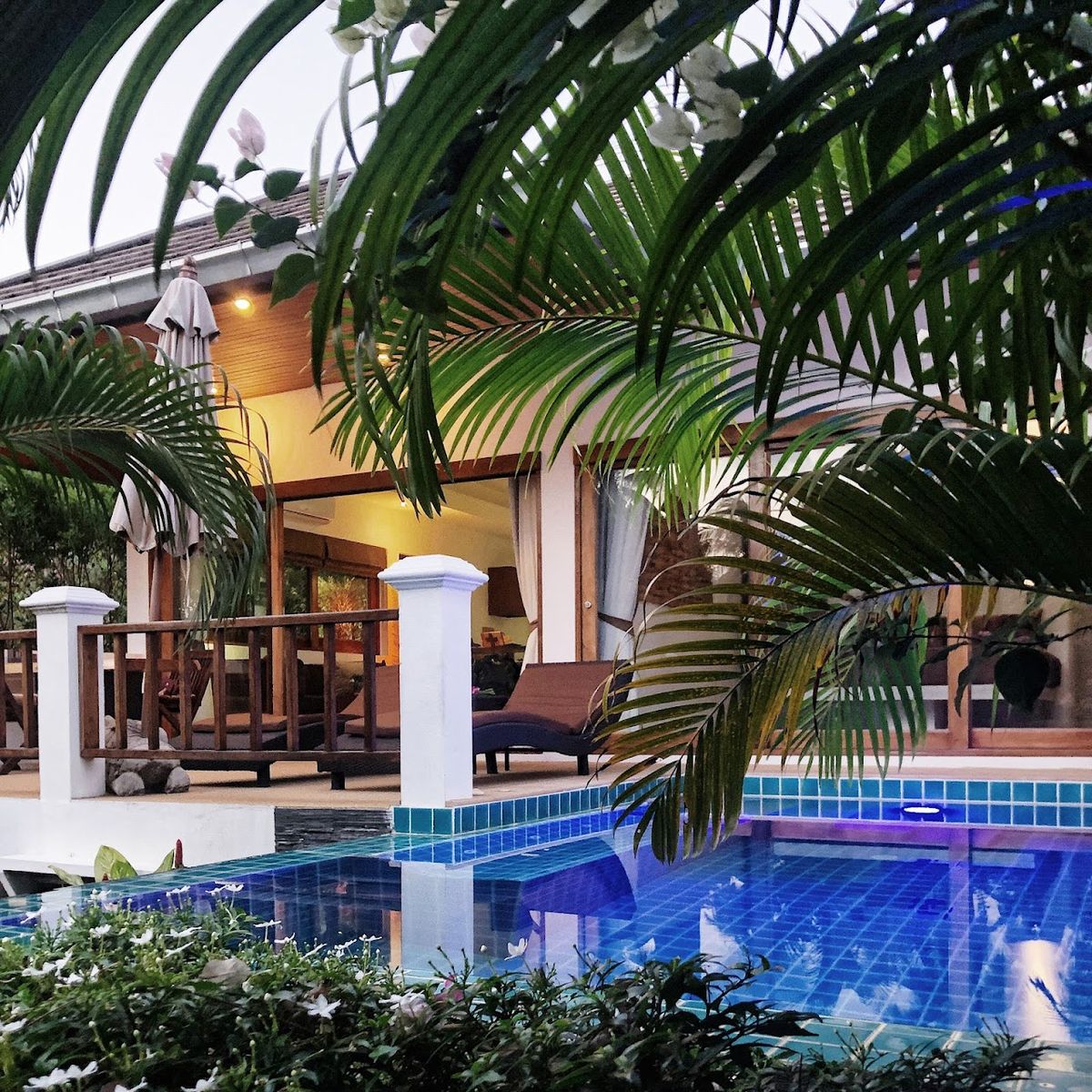 Tropical Season villa Resort exterior in Maenam