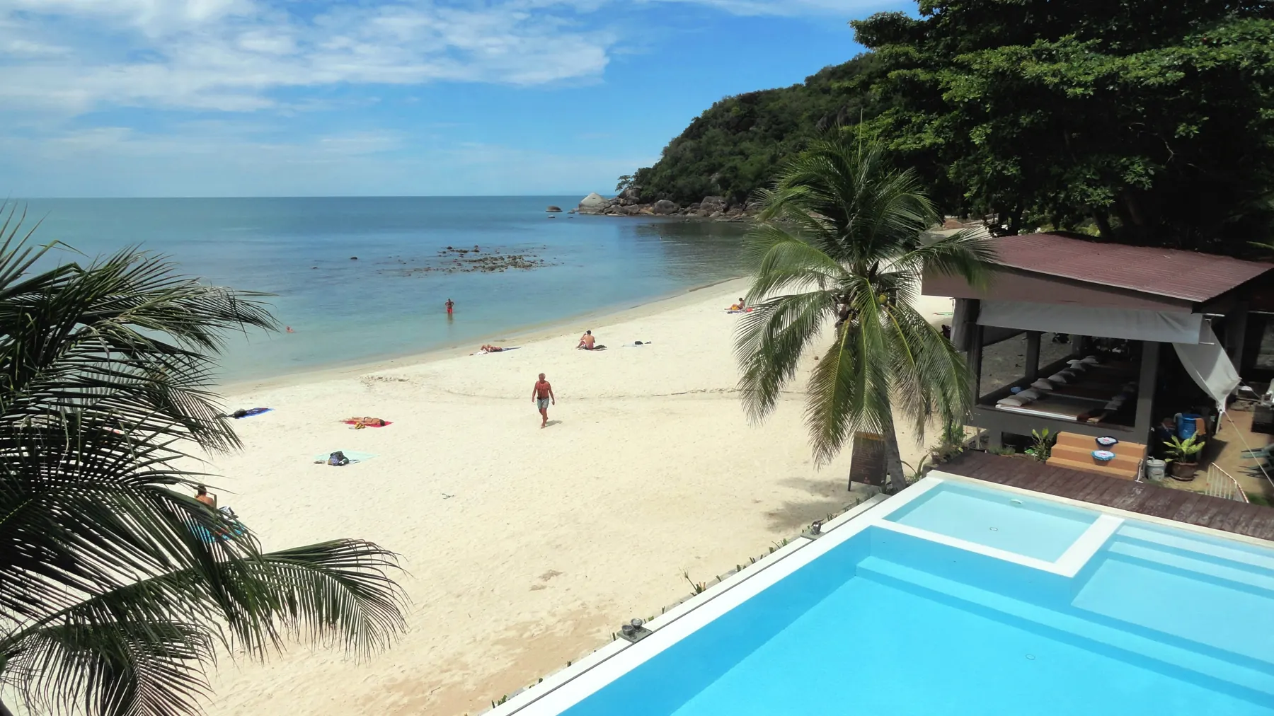 Thong Ta Kian Beach on Koh Samui, a small sandy cove with clear turquoise water